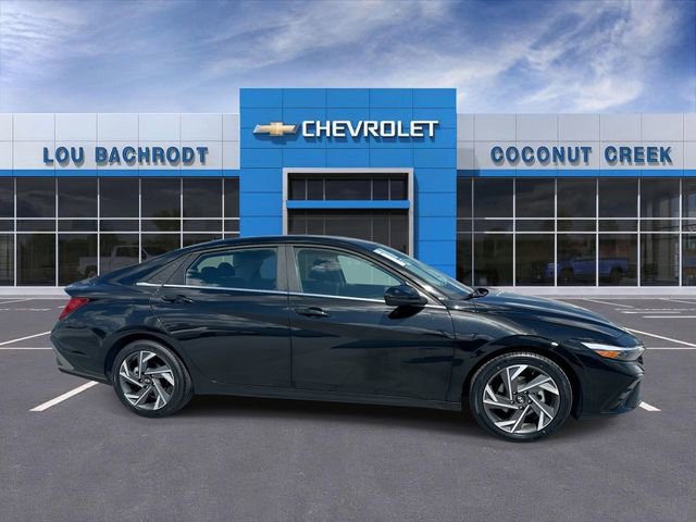 Used 2025 Hyundai Elantra SEL image 9