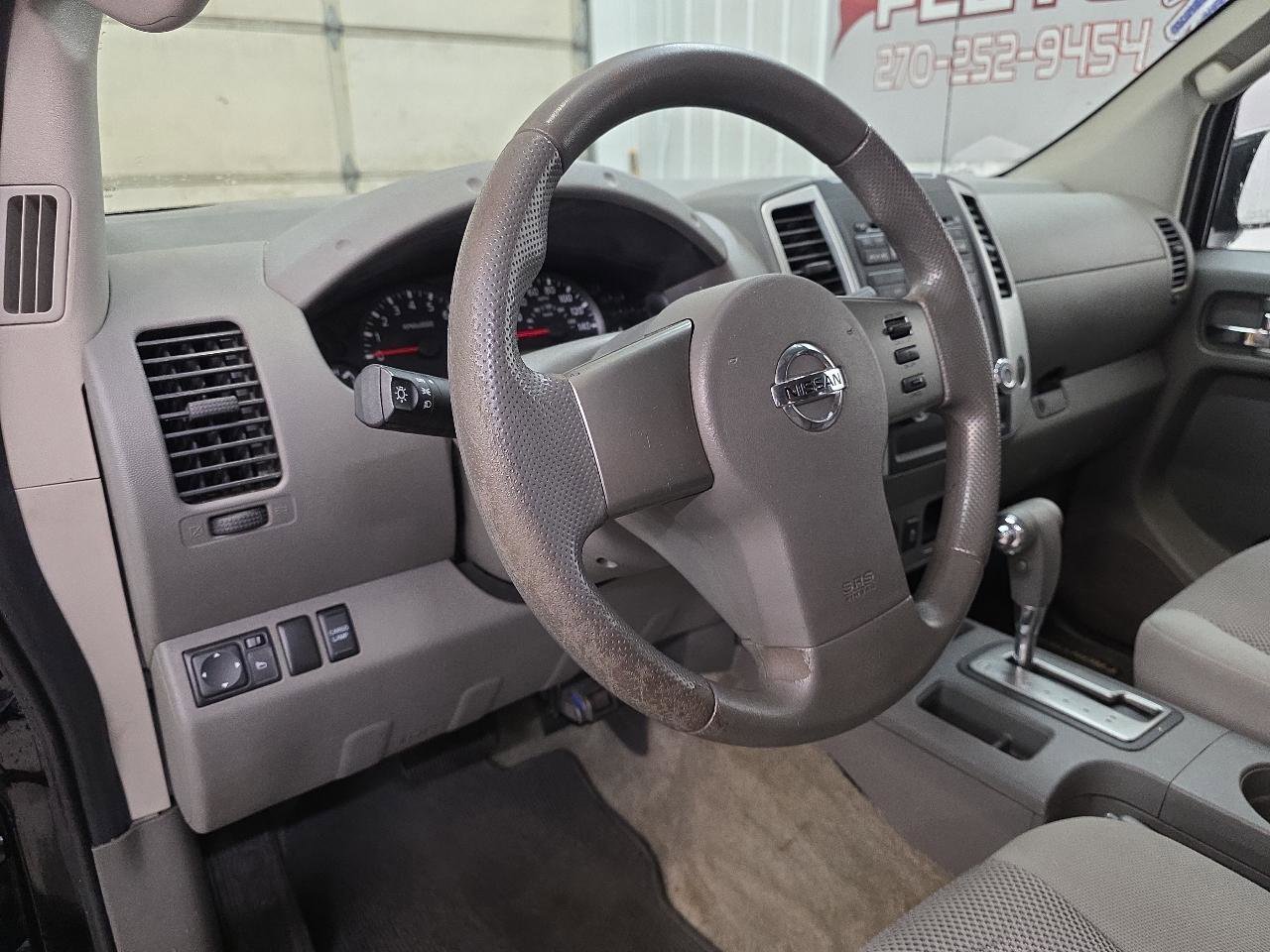 Used 2012 Nissan Frontier SV image 24