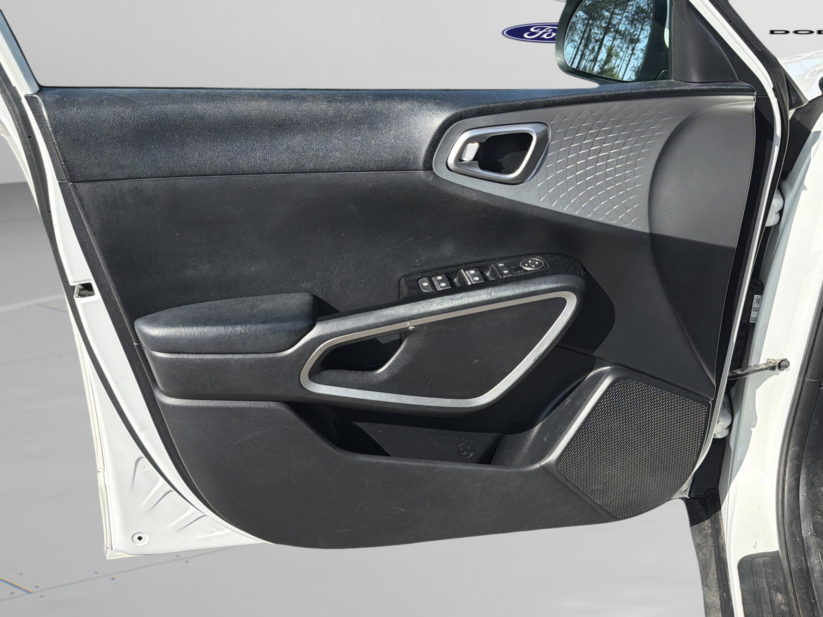 Used 2021 Kia Soul LX image 31