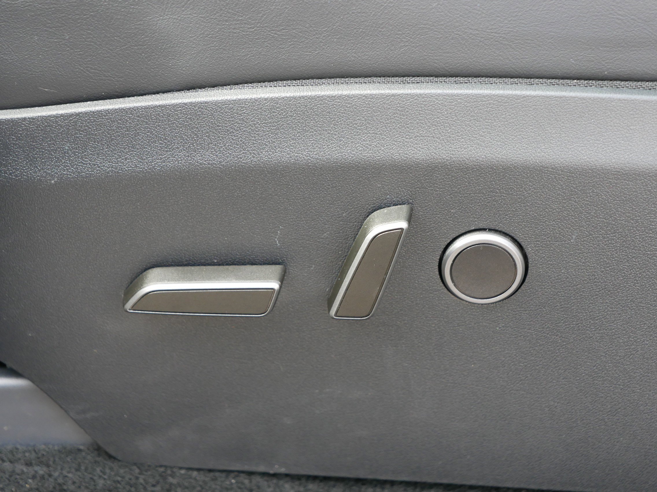 Used 2024 Tesla Model Y Long Range image 20