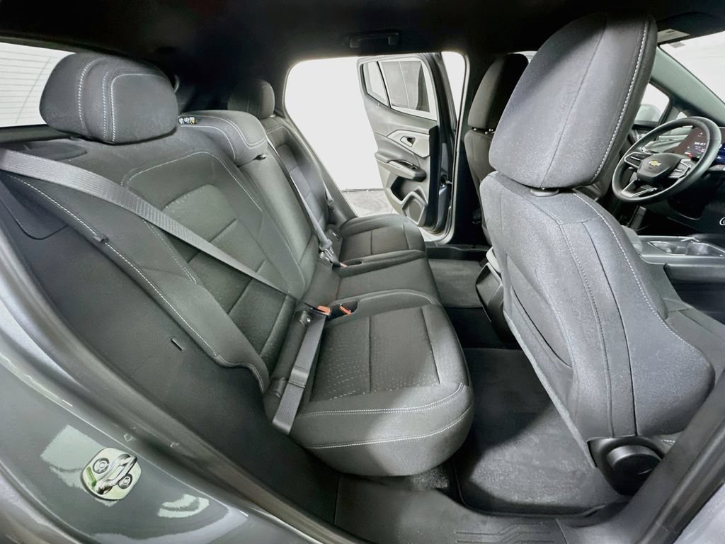 Used 2025 Chevrolet Equinox EV LT FWD image 11