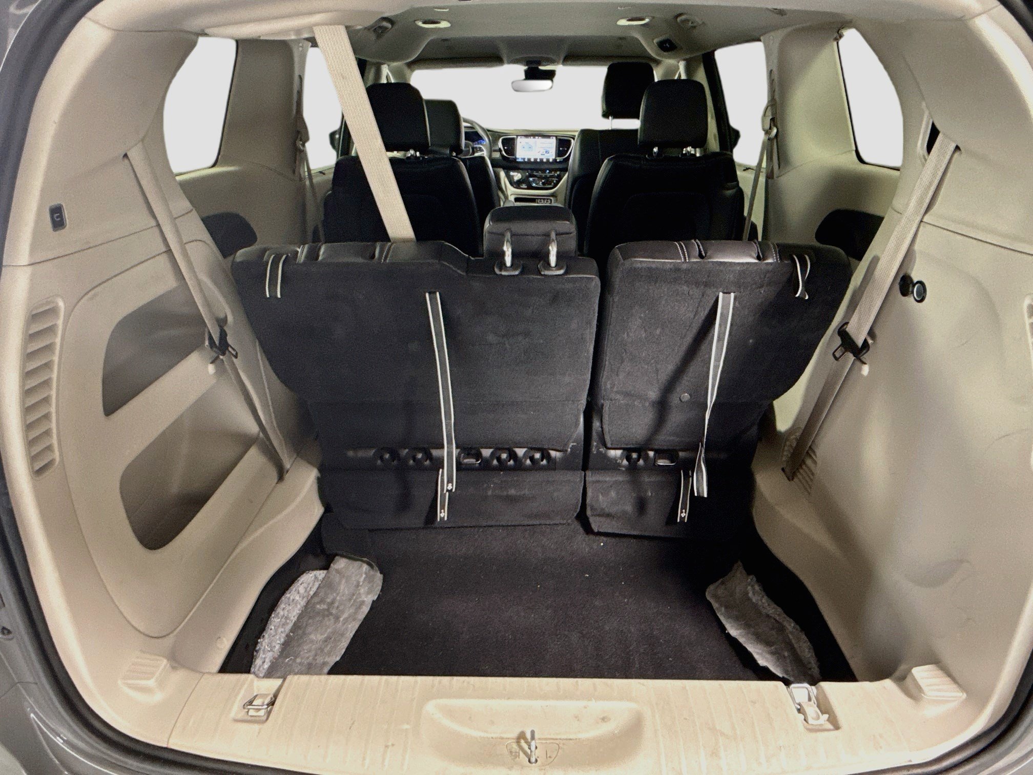 Used 2023 Chrysler Pacifica Touring-L FWD image 35