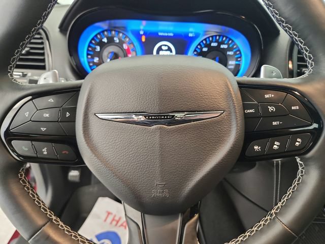 Used 2023 Chrysler 300 C RWD image 16