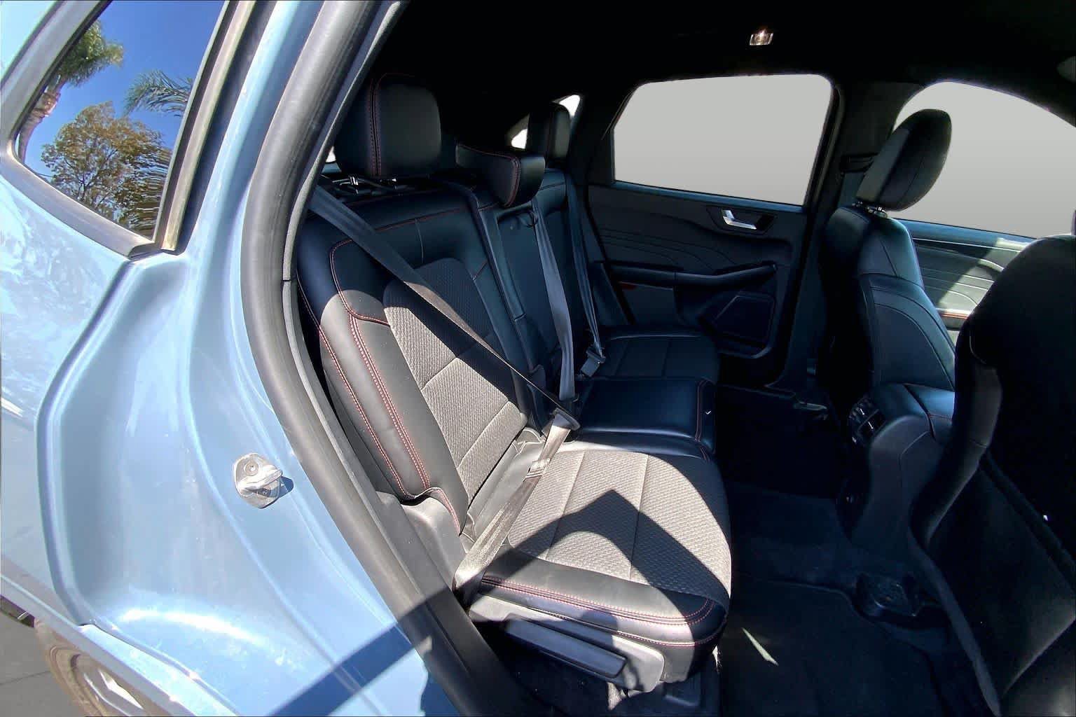 Used 2024 Ford Escape ST-Line w/ Tech Pack #1 FWD image 18