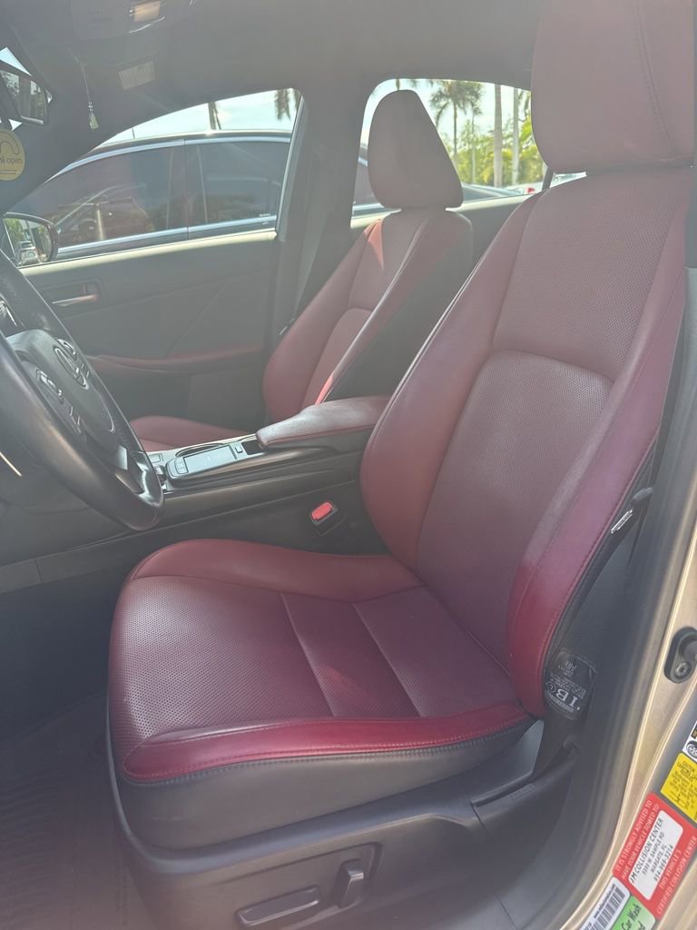 Used 2022 Lexus IS 300 RWD image 4
