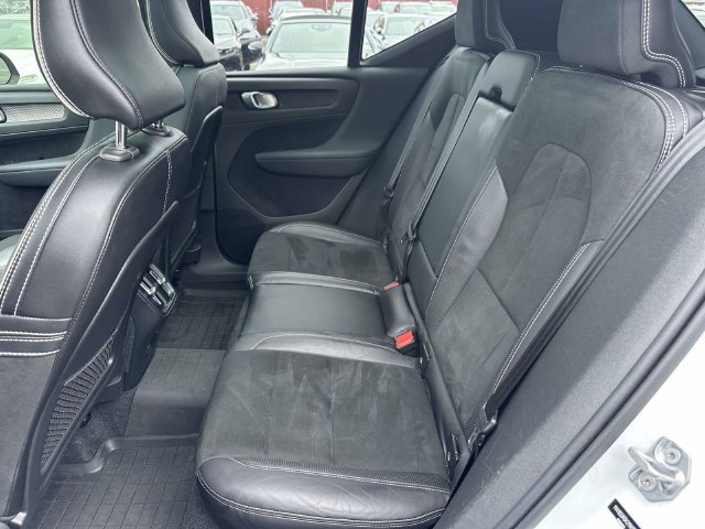 Used 2019 Volvo XC40 T5 R-Design AWD/4WD image 19