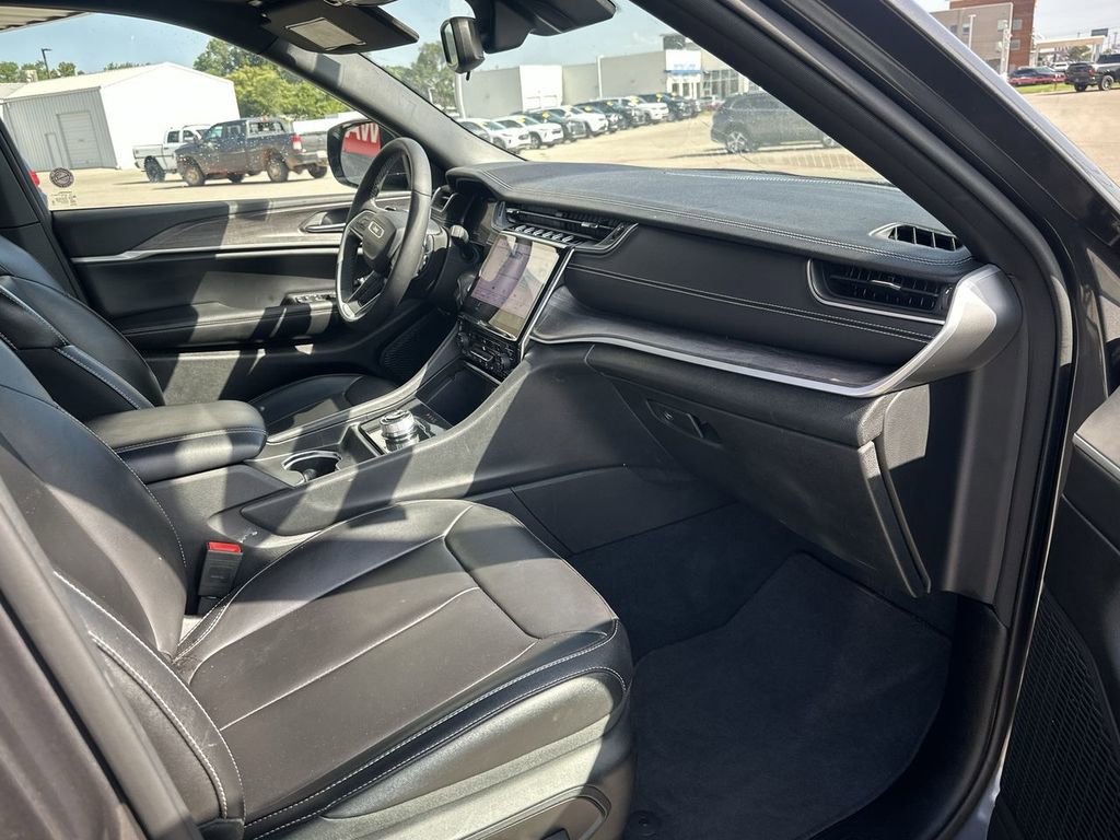 Used 2024 Jeep Grand Cherokee Limited image 14