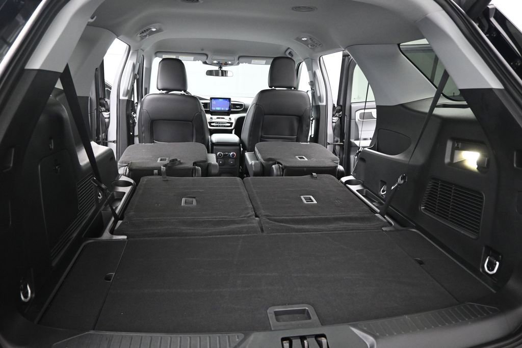 Used 2023 Ford Explorer XLT w/ Equipment Group 202A RWD image 24