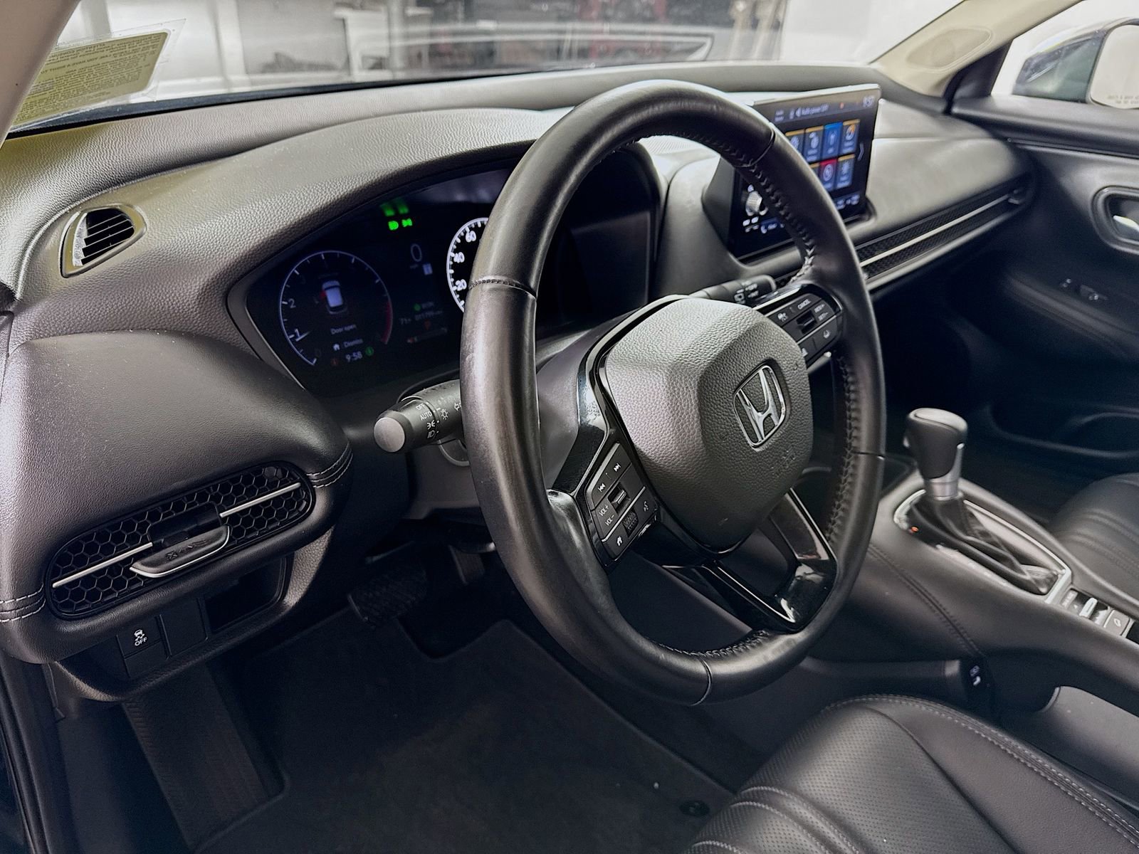 Used 2025 Honda HR-V EX-L image 7