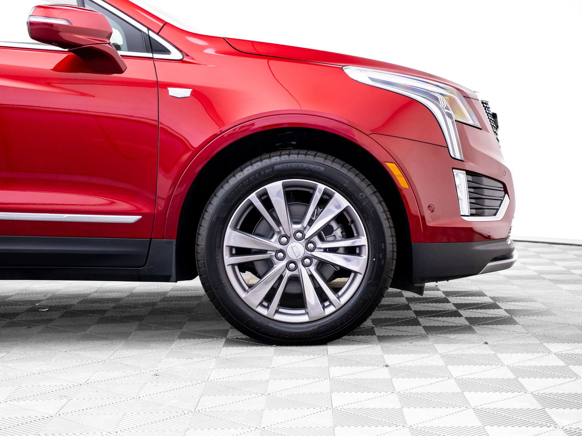 Certified 2026 Cadillac XT5 Premium Luxury w/ Driver Assist Package AWD/4WD image 38
