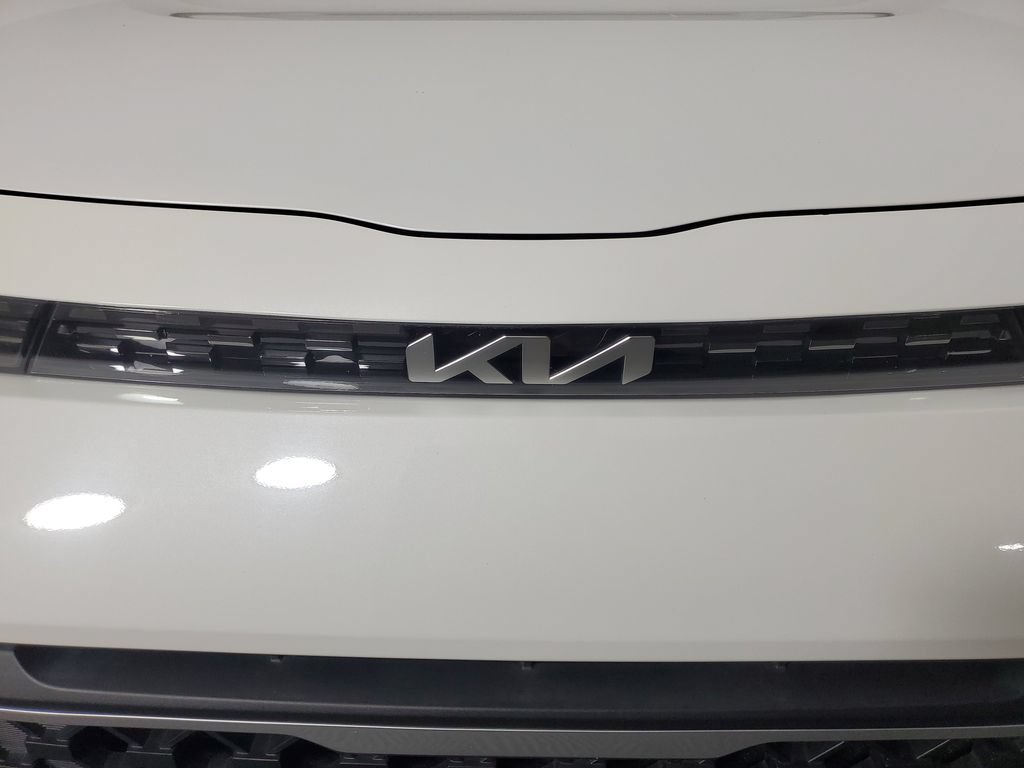 Used 2025 Kia Soul LX FWD image 10