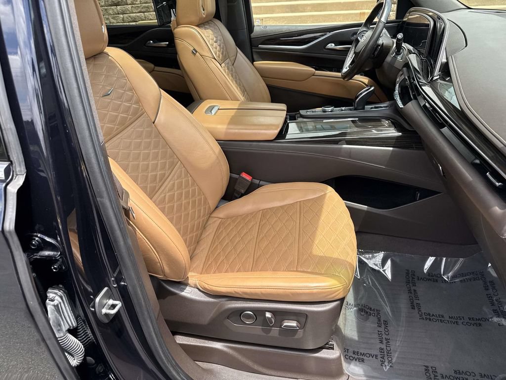 Used 2021 Cadillac Escalade ESV Premium Luxury w/ Driver Assist Tech Package AWD/4WD image 7