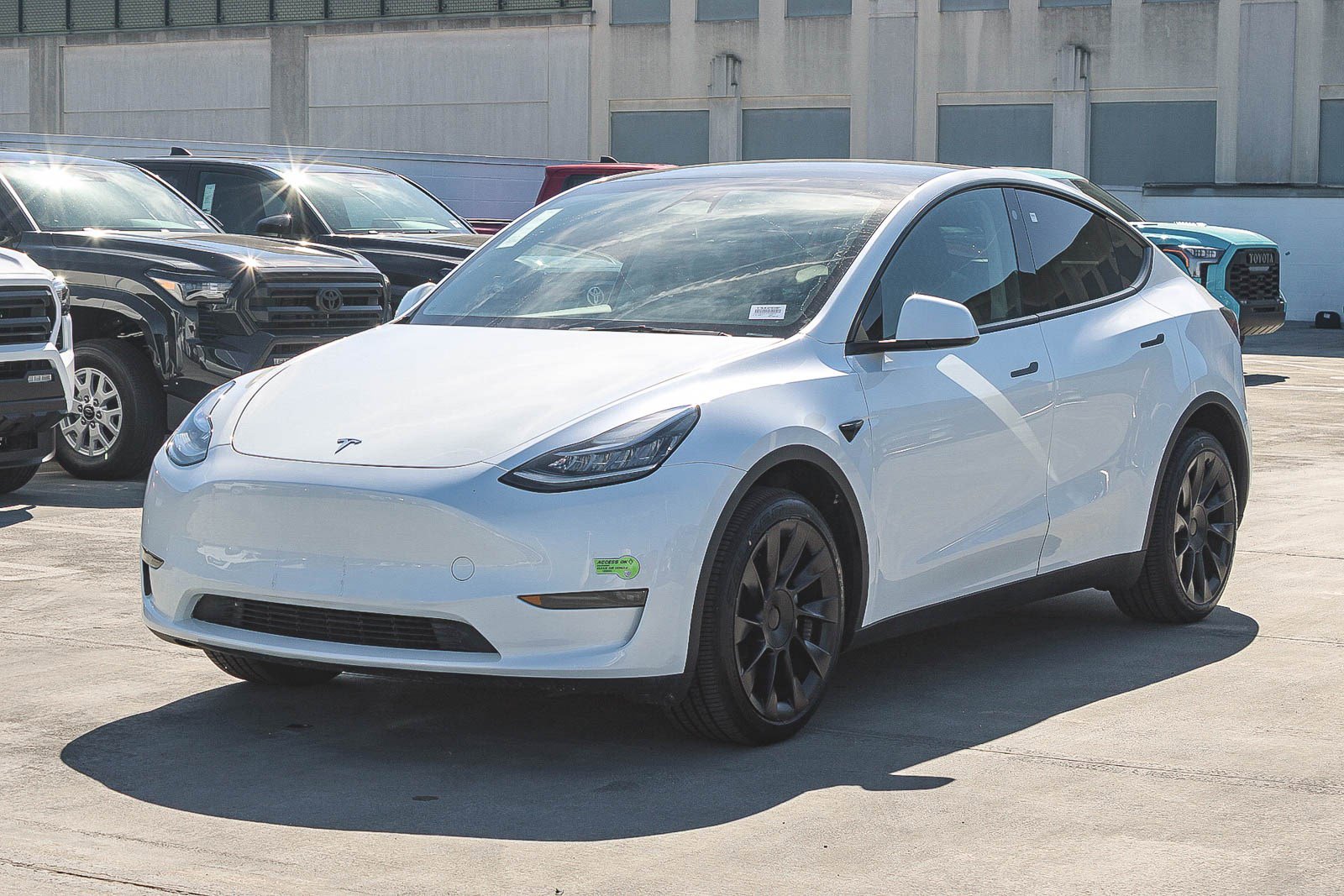 Used 2023 Tesla Model Y Long Range image 3