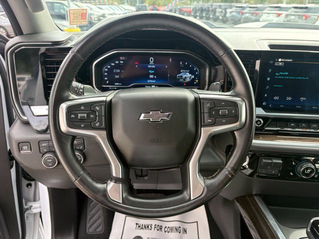 Used 2025 Chevrolet Silverado 1500 LT Trail Boss w/ Convenience Package II AWD/4WD image 15