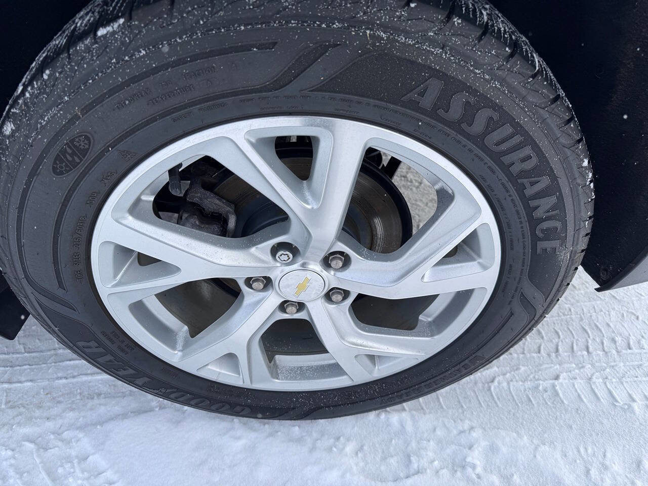 Used 2018 Chevrolet Equinox LT image 19