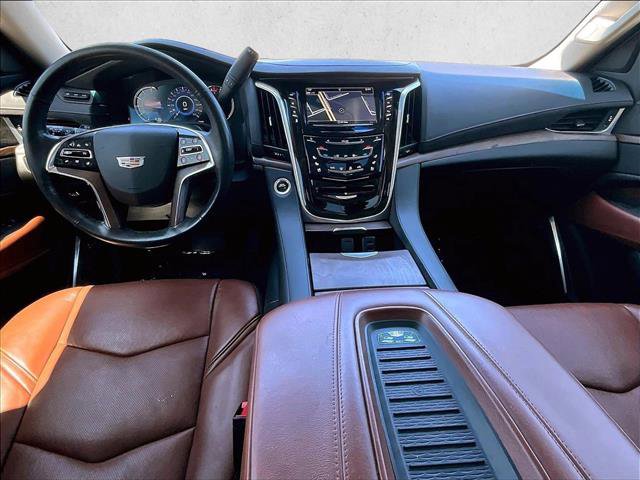 Used 2019 Cadillac Escalade Premium Luxury RWD image 16