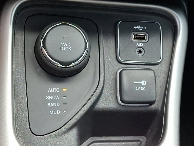Used 2020 Jeep Compass Latitude w/ Popular Equipment Group AWD/4WD image 24