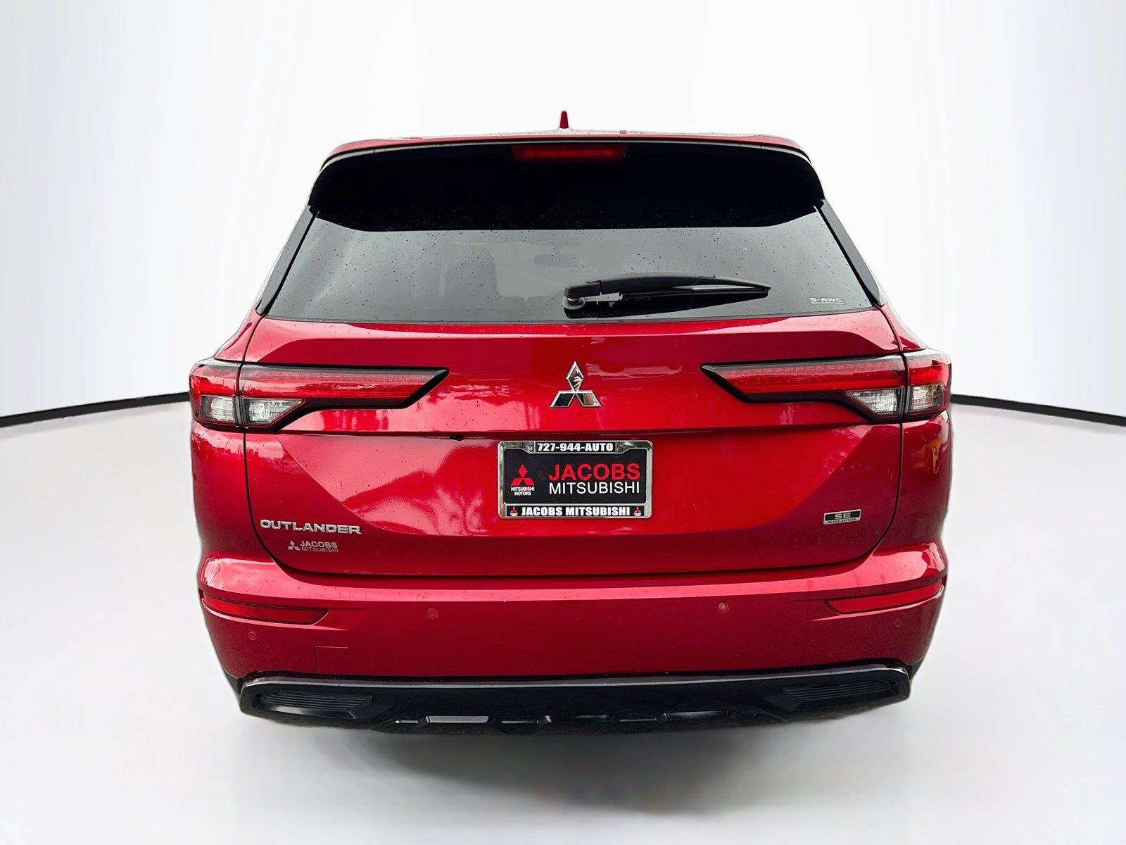 Used 2023 Mitsubishi Outlander SE Black Edition AWD/4WD image 4