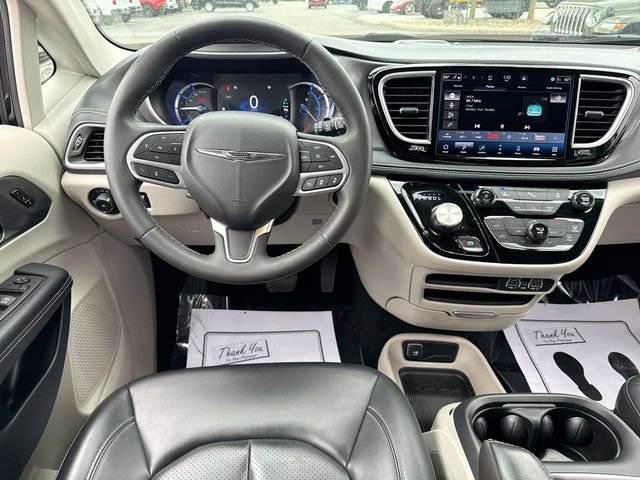Used 2024 Chrysler Pacifica Limited FWD image 14