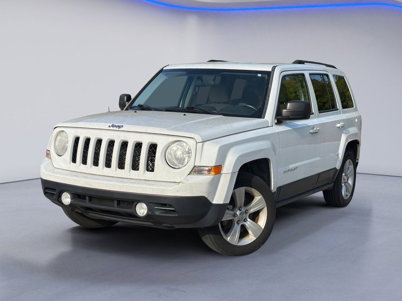 Used 2013 Jeep Patriot Latitude FWD image 2