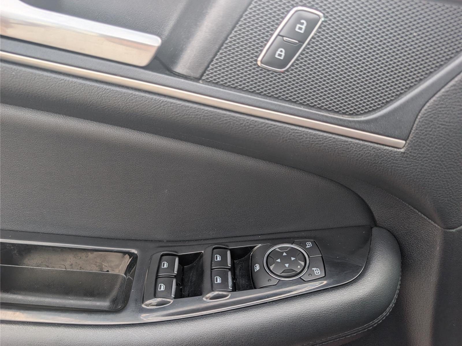 Used 2019 Ford Edge SEL w/ Equipment Group 201A AWD/4WD image 19