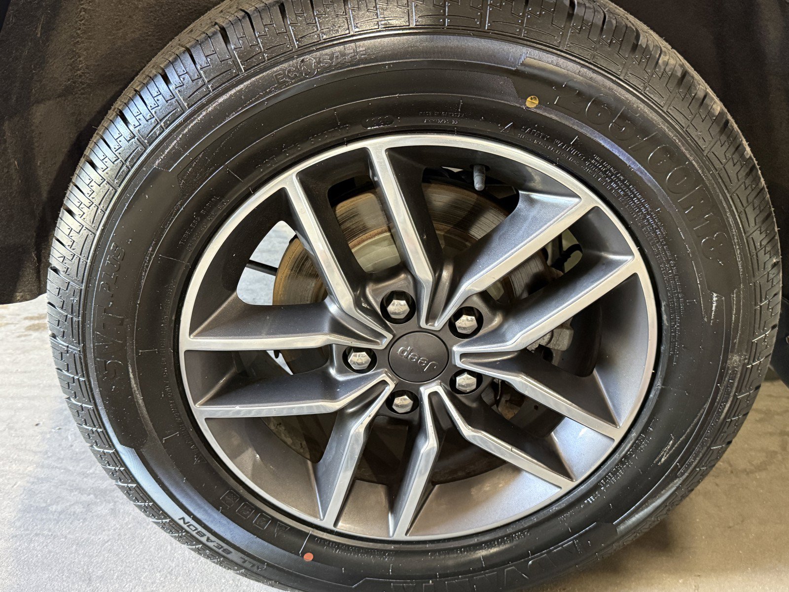 Used 2020 Jeep Grand Cherokee Limited AWD/4WD image 30