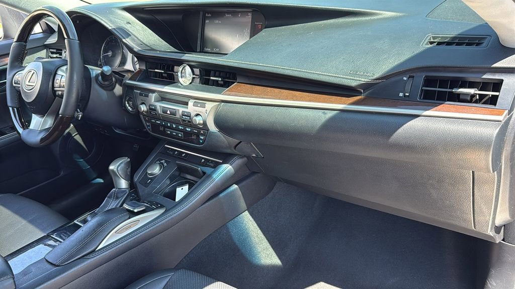 Used 2017 Lexus ES 350 w/ Navigation System Package image 31