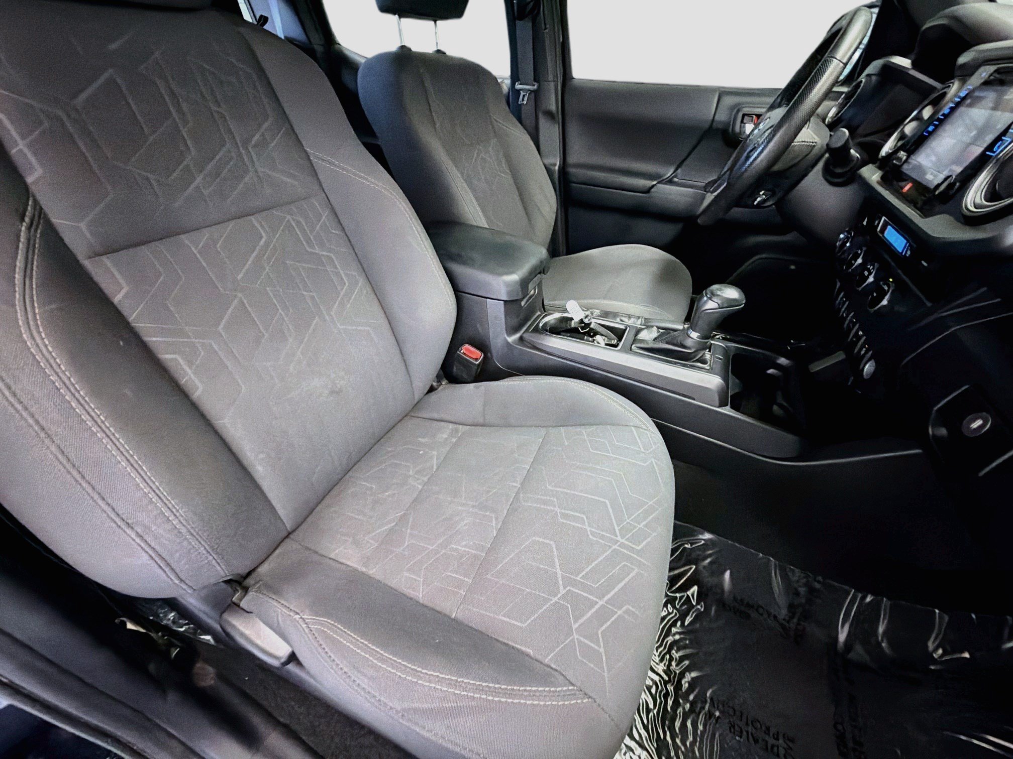 Used 2016 Toyota Tacoma TRD Sport AWD/4WD image 15