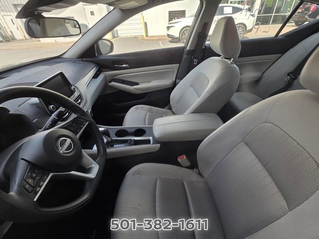 Used 2025 Nissan Altima 2.5 SV FWD image 9