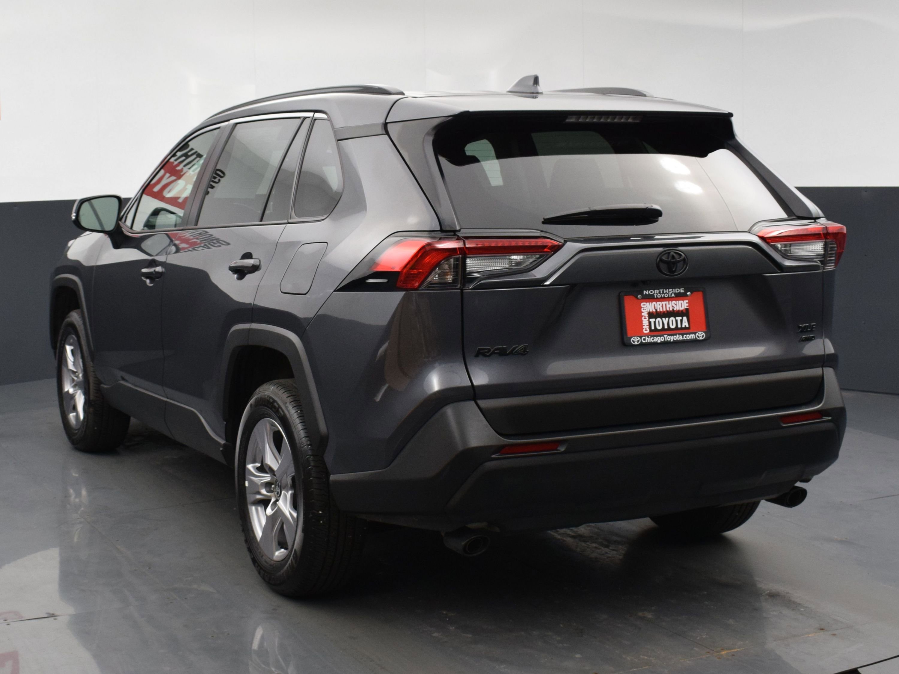 Used 2025 Toyota RAV4 XLE AWD/4WD image 3