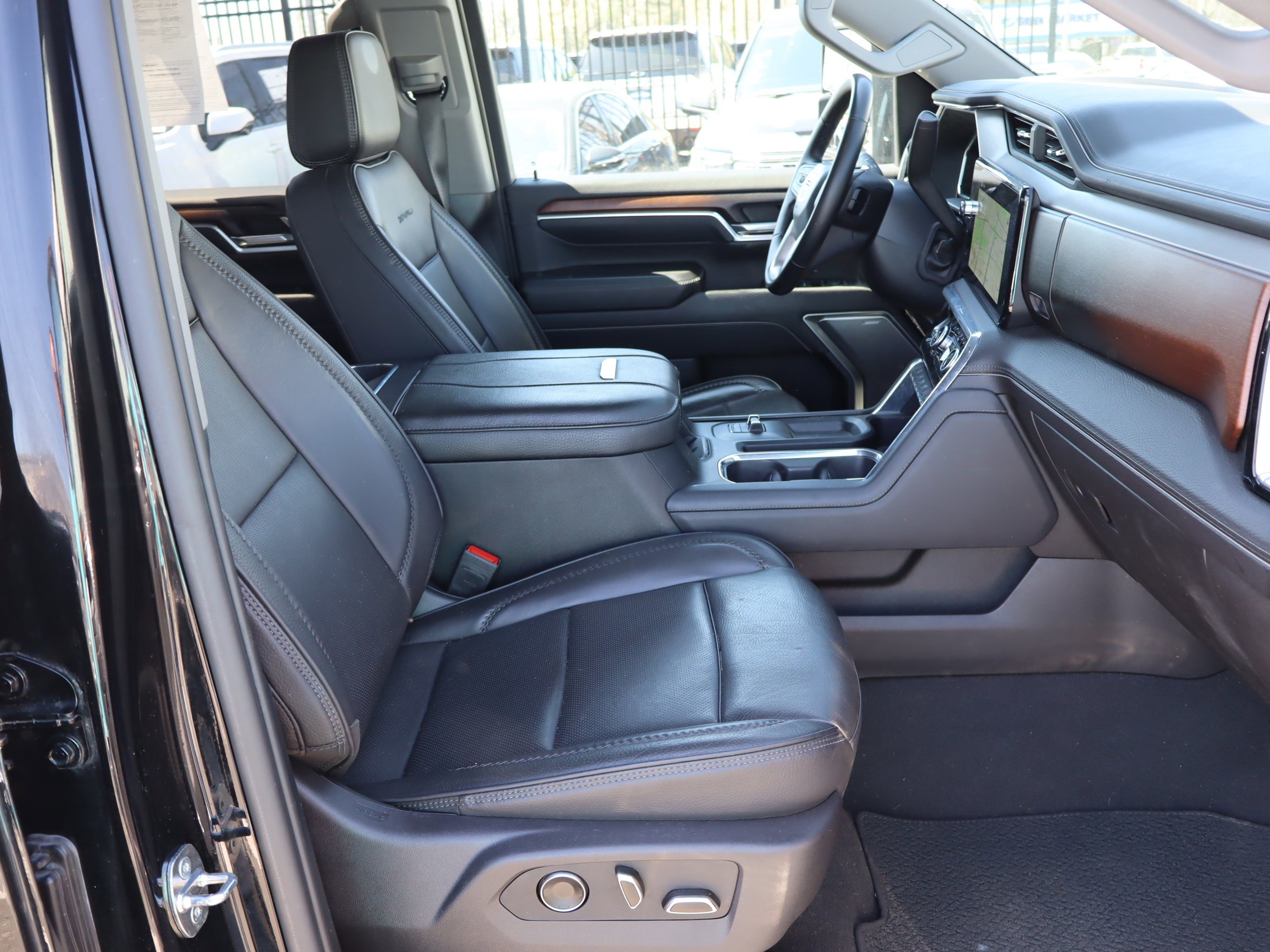 Certified 2024 GMC Sierra 2500 Denali w/ Denali Reserve Package image 40