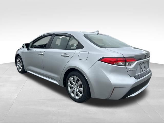 Used 2021 Toyota Corolla LE w/ Carpet Mat Package (TMS) FWD image 3