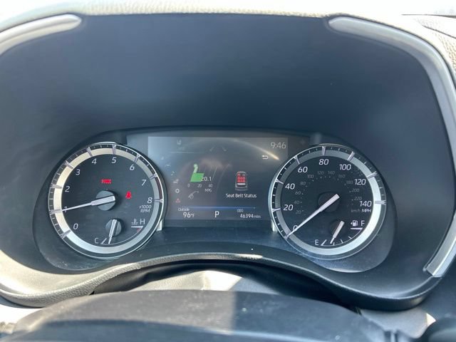 Used 2022 Toyota Highlander XLE FWD image 12