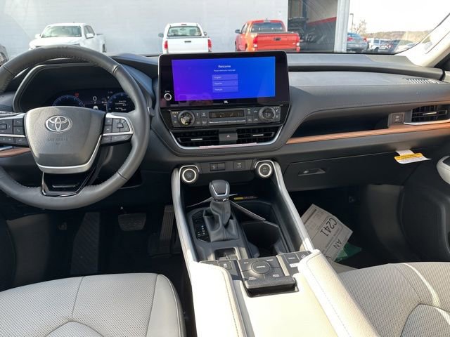 New 2026 Toyota Grand Highlander Limited image 12