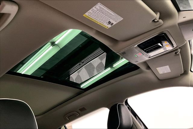 Used 2025 Volkswagen Atlas SEL Premium R-Line image 20