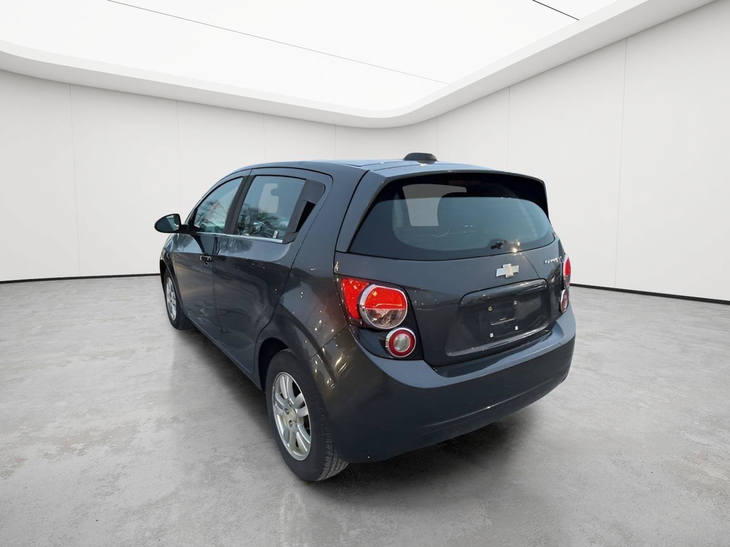 Used 2016 Chevrolet Sonic LT FWD image 5