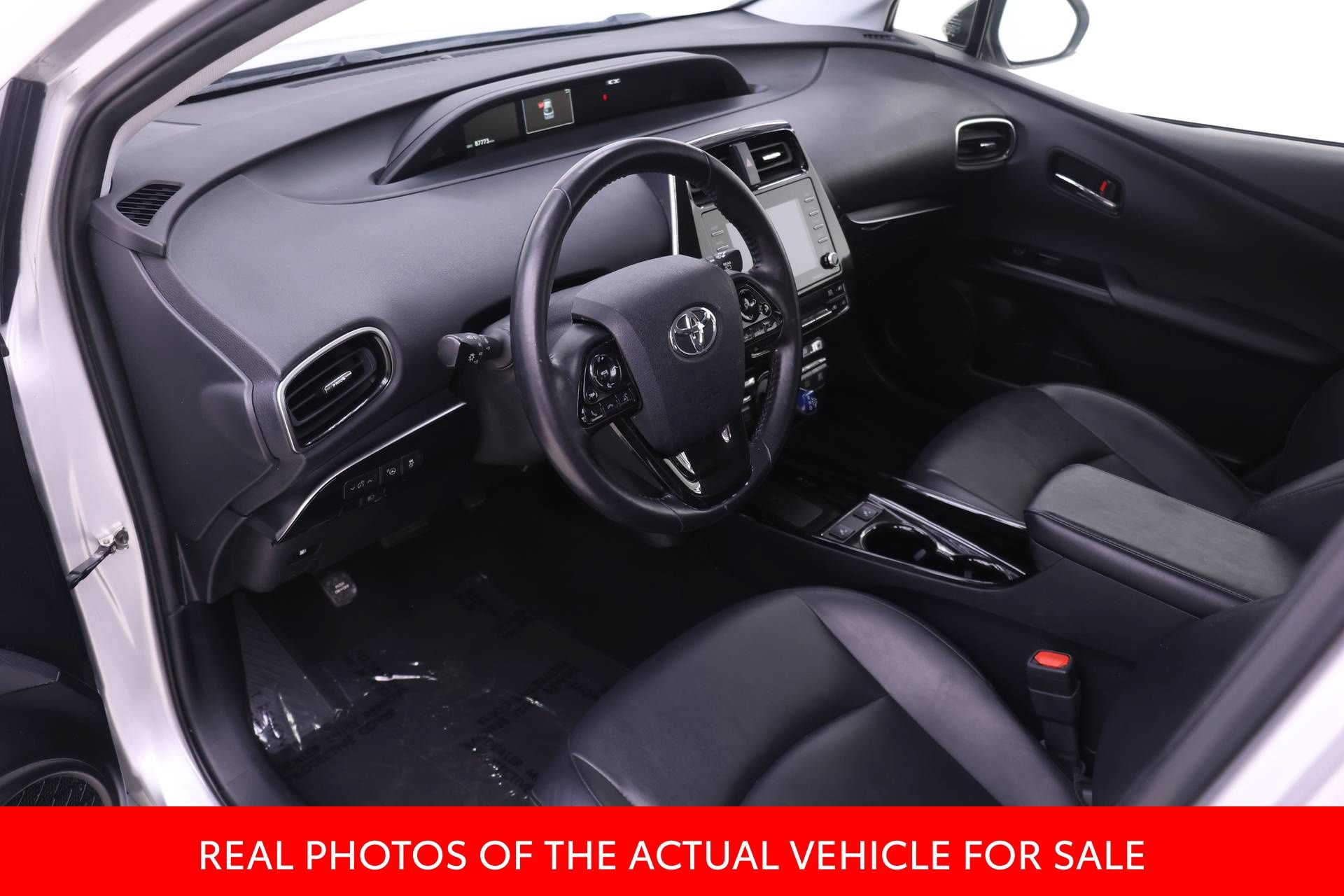 Certified 2022 Toyota Prius AWD image 3