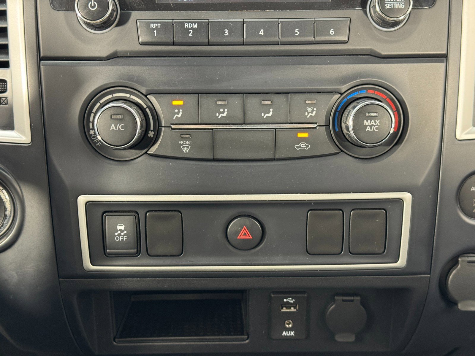 Used 2017 Nissan Titan S image 23