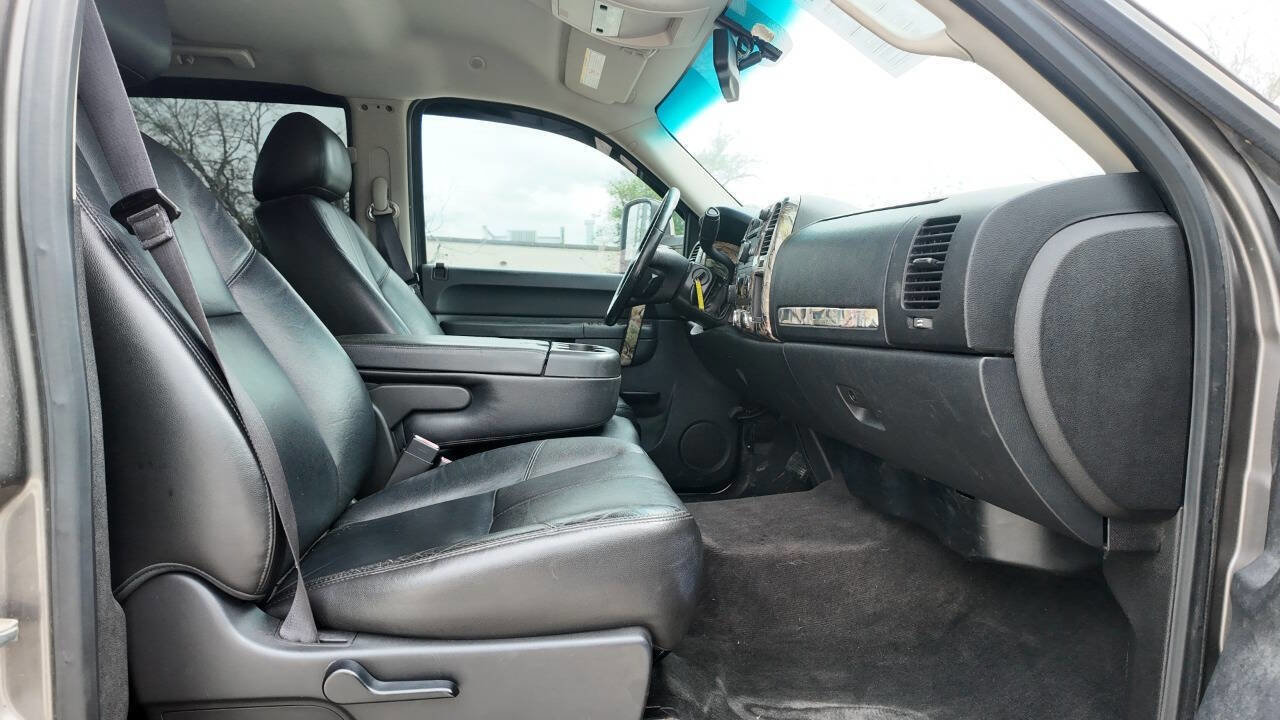 Used 2013 Chevrolet Silverado 2500 LT w/ Interior Plus Package image 19