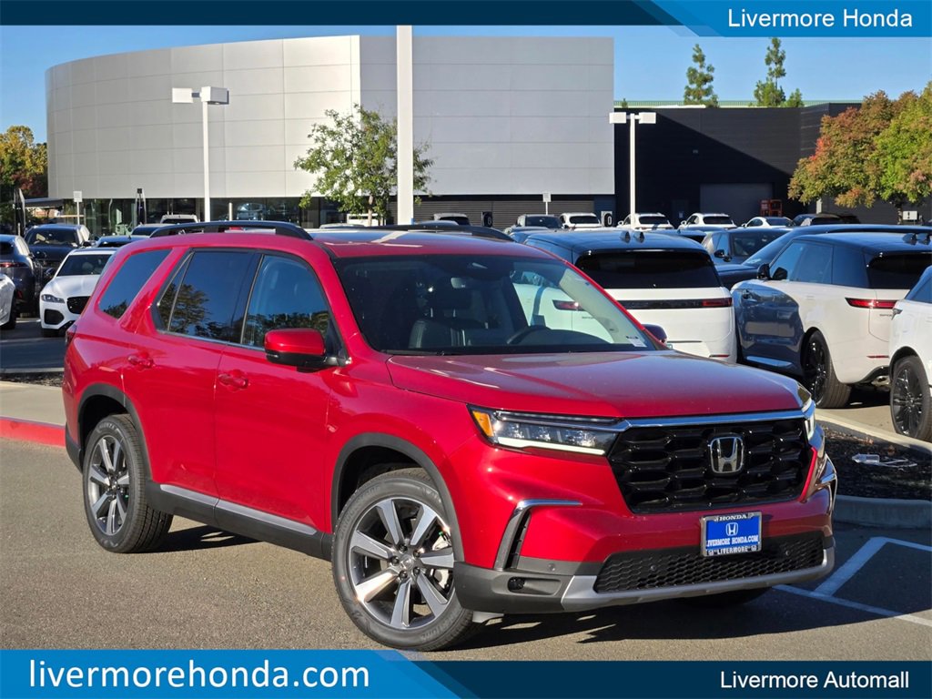 New 2025 Honda Pilot Touring image 1