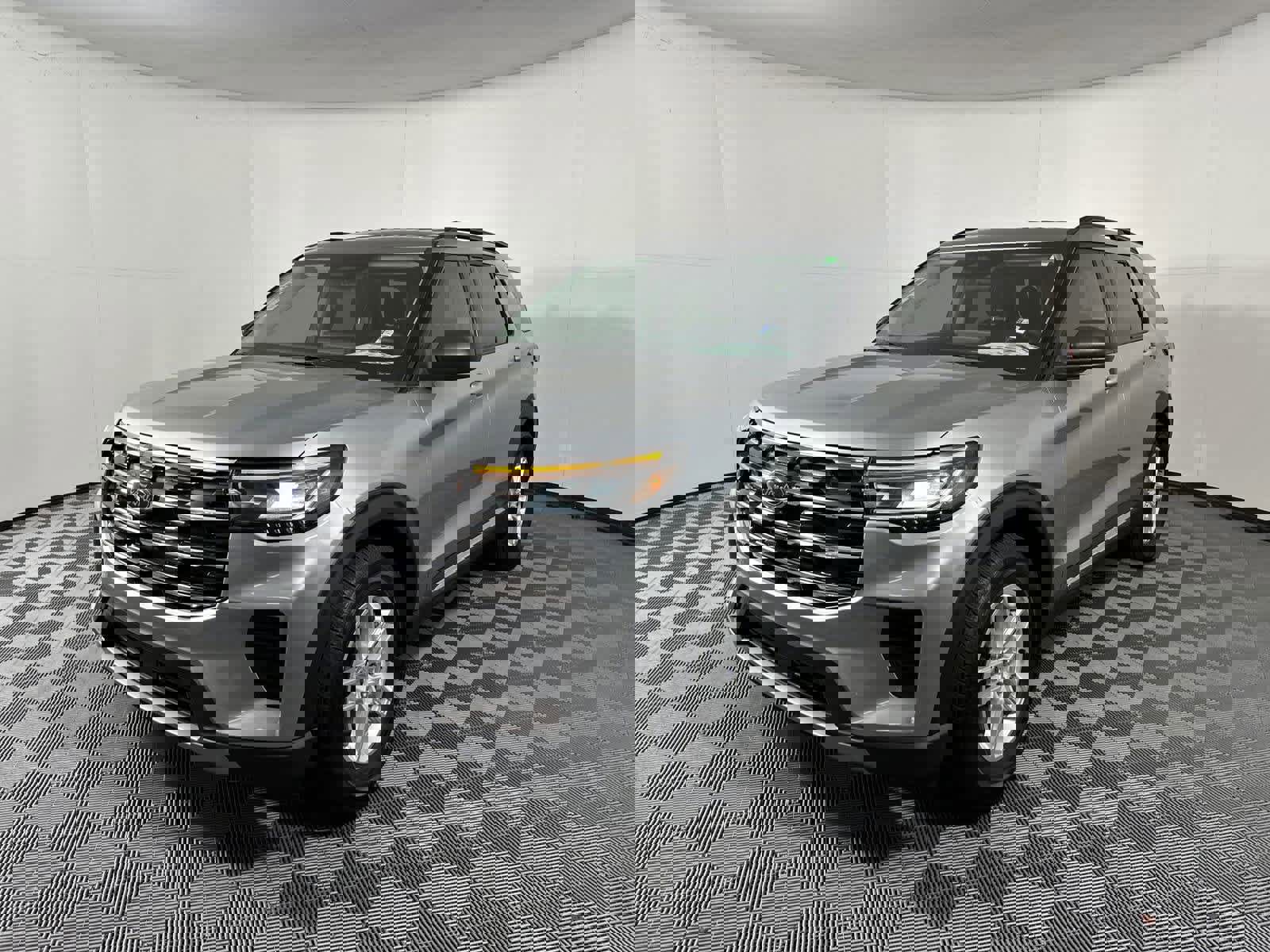 New 2025 Ford Explorer Active image 3