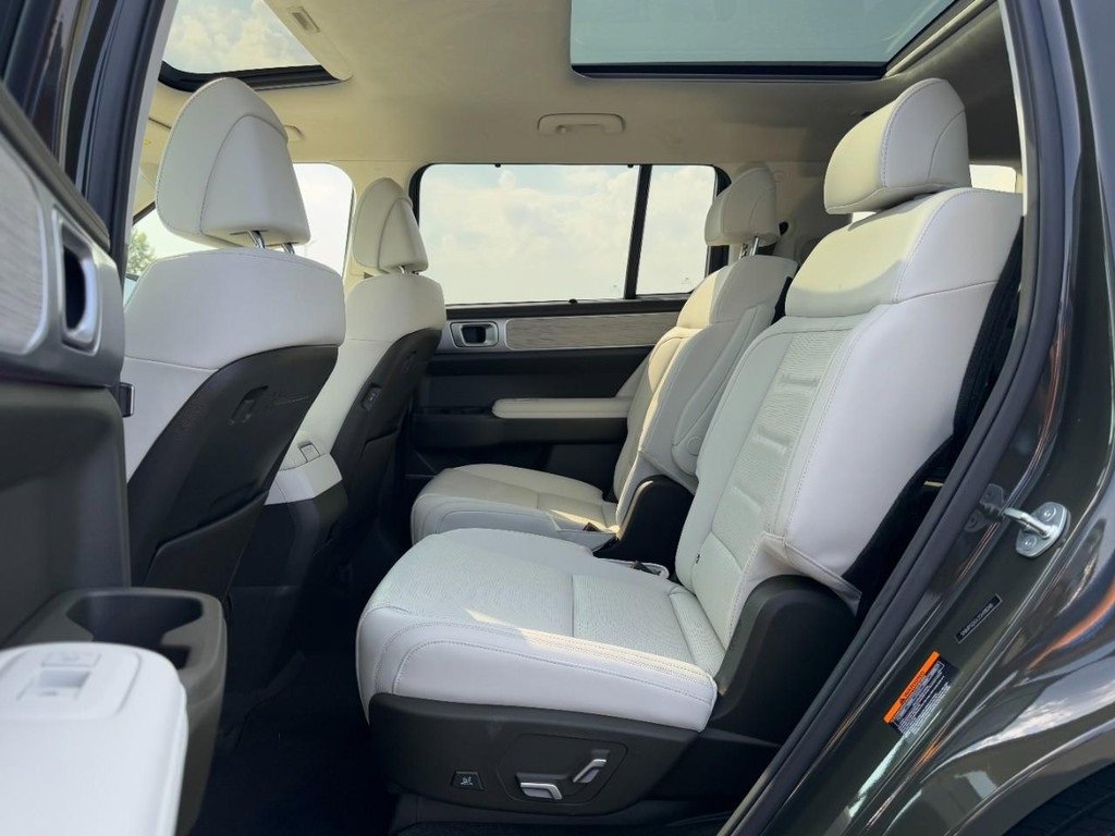 Used 2025 Hyundai Santa Fe Calligraphy image 10