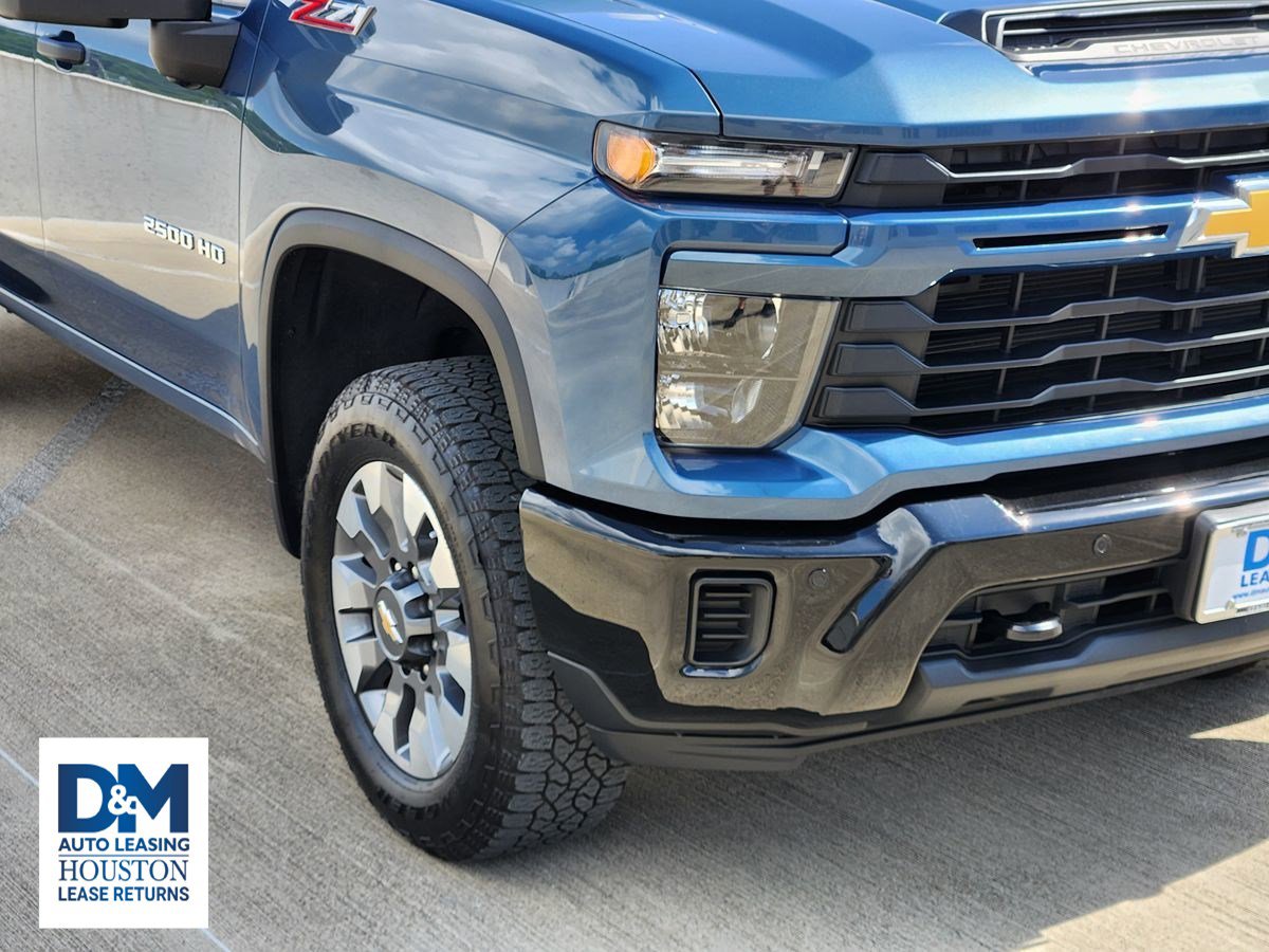 Used 2025 Chevrolet Silverado 2500 Custom w/ Custom Value Package image 11