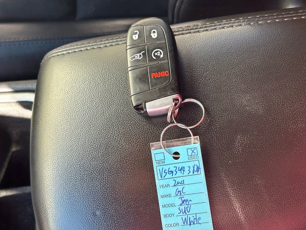 Certified 2021 Jeep Grand Cherokee Laredo X AWD/4WD image 40