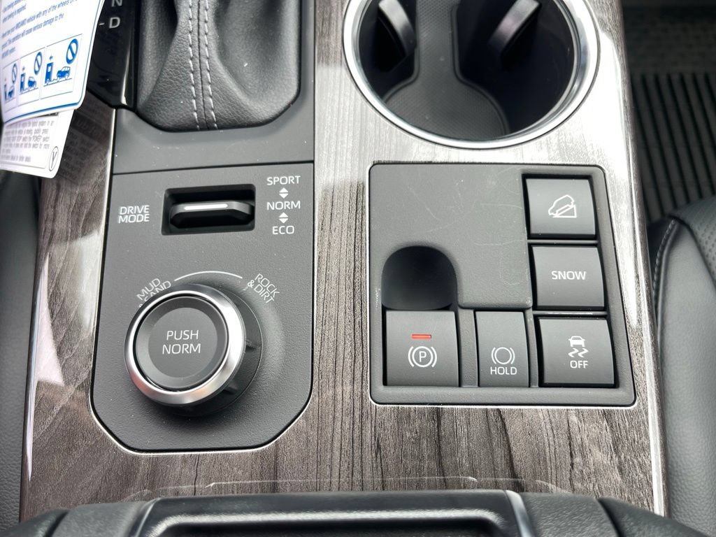 New 2026 Toyota Highlander Platinum AWD/4WD image 25
