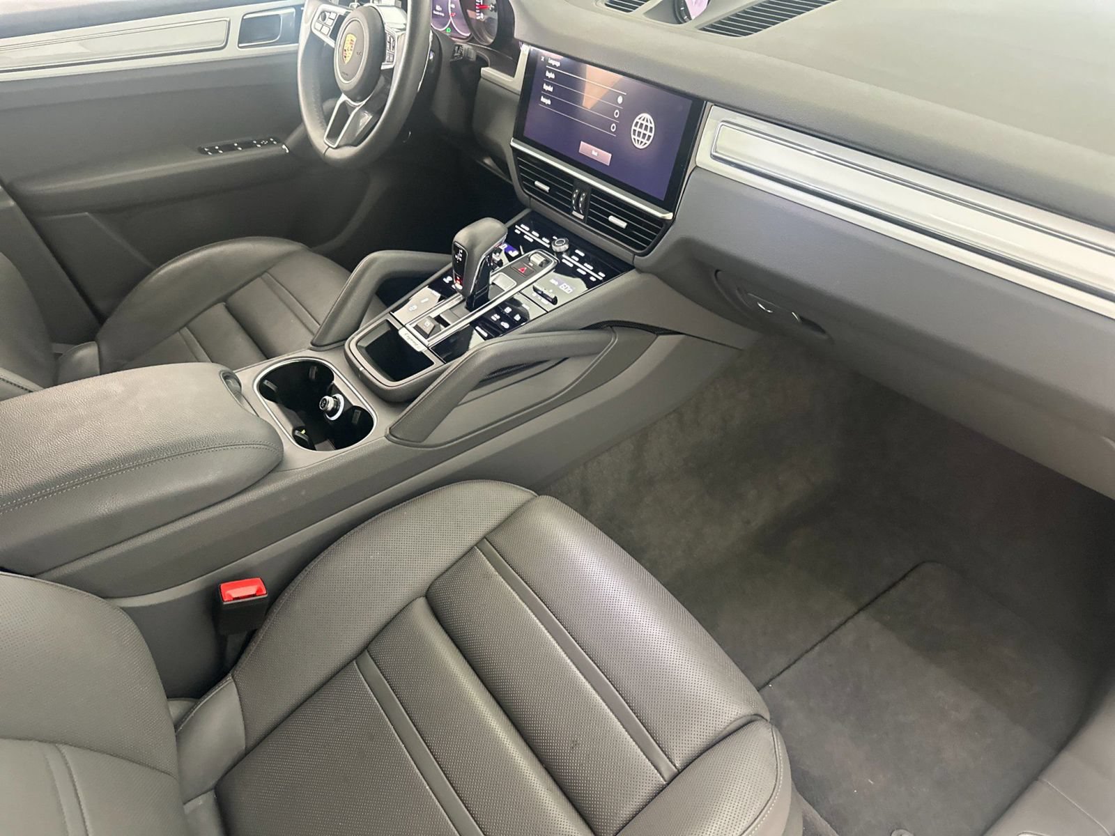 Certified 2023 Porsche Cayenne Platinum Edition AWD/4WD image 16