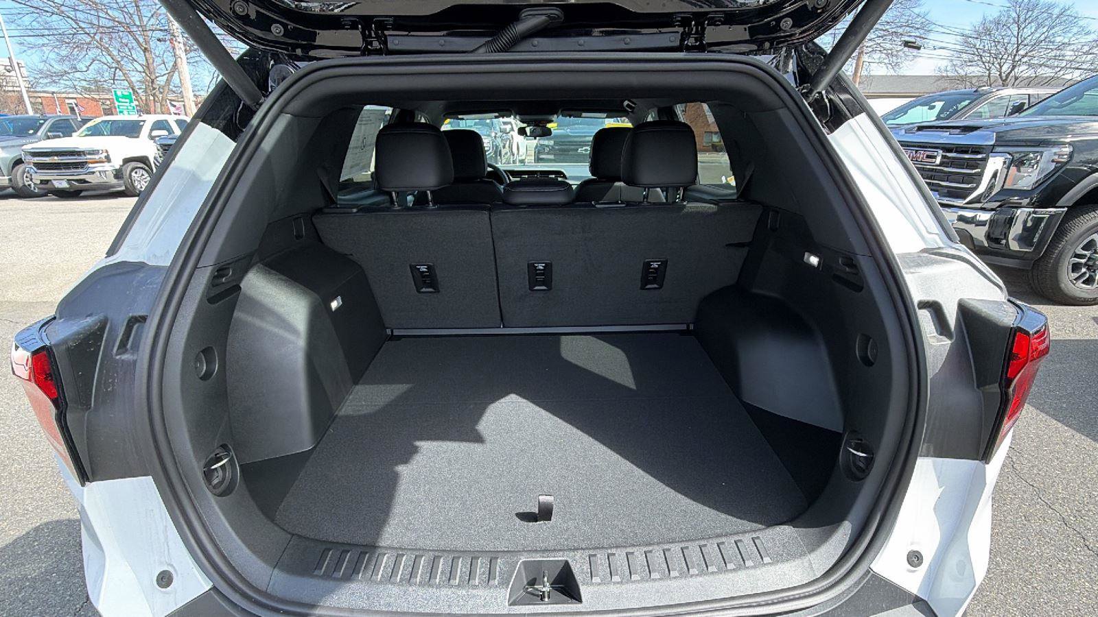 New 2026 GMC Terrain Elevation w/ Elevation Premium Package AWD/4WD image 11