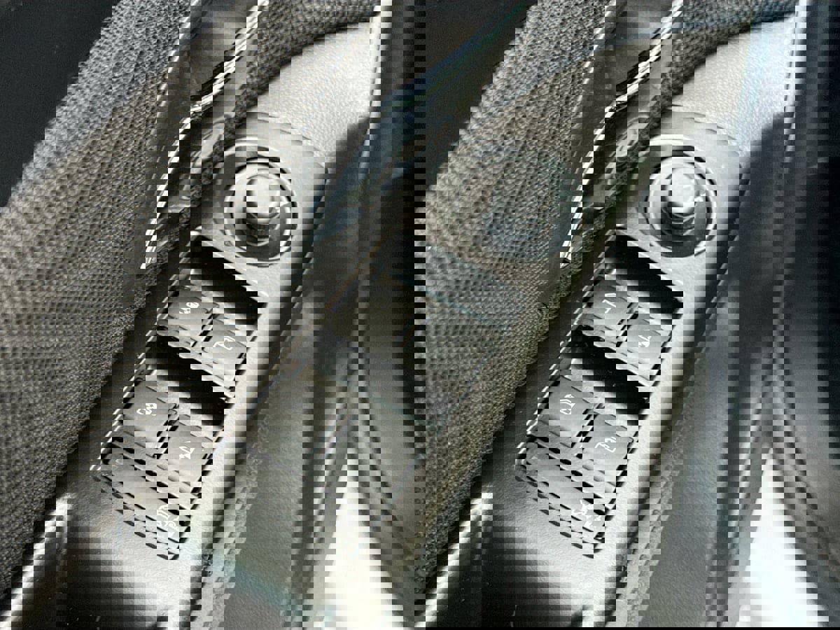 Used 2013 Chevrolet Cruze LT image 16