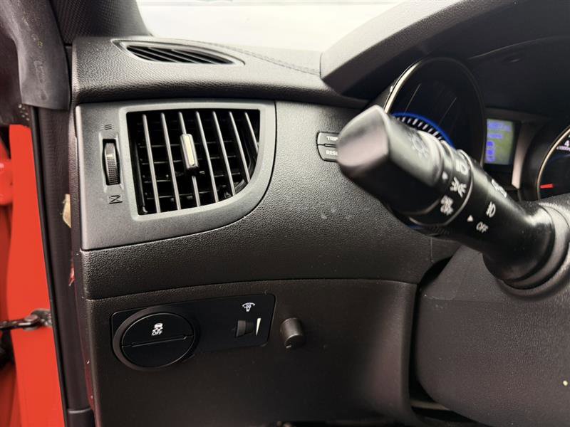 Used 2015 Hyundai Genesis 3.8 image 23