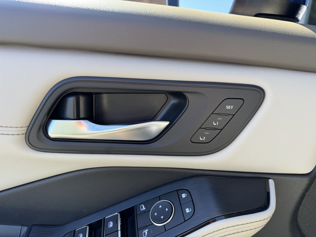 Used 2023 Nissan Rogue SL w/ SL Premium Package FWD image 33